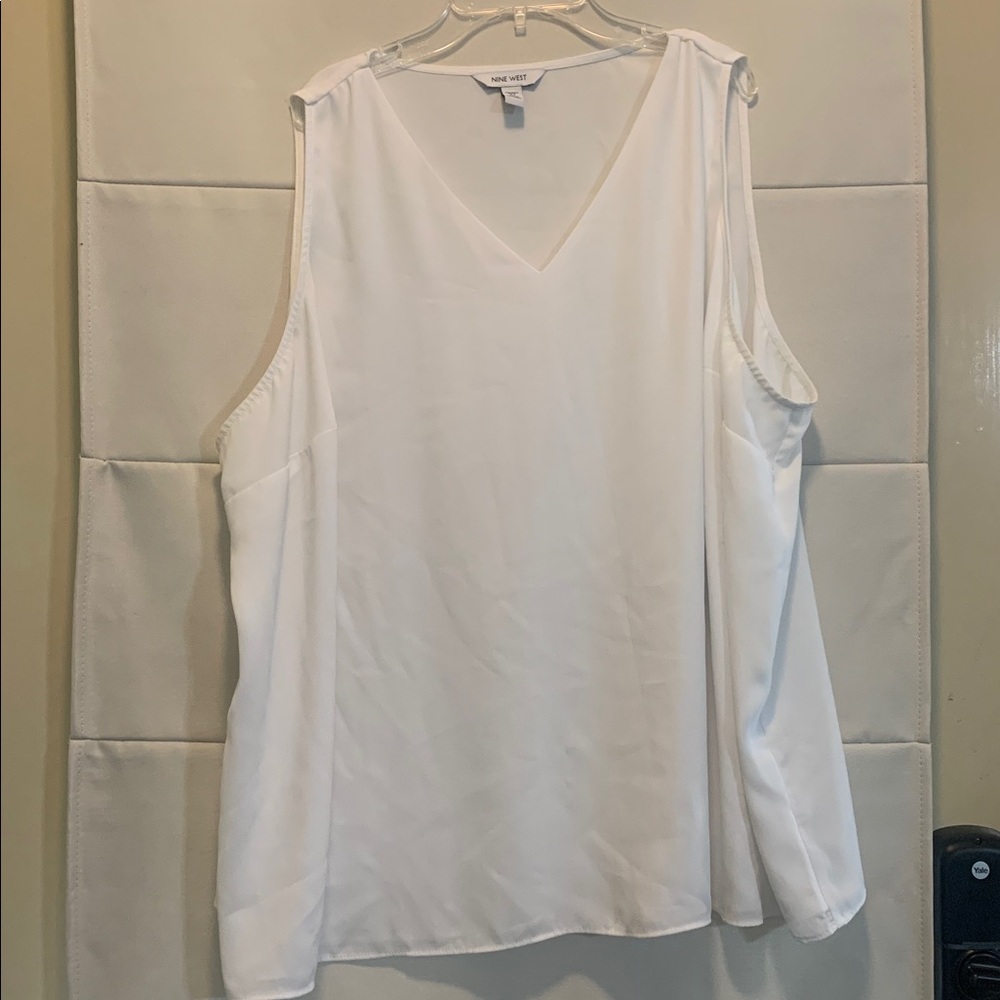White Sleeveless V Neck Shell Blouse Plus Size Nine West 3X